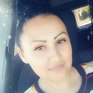 Meet your Posher, Priscila